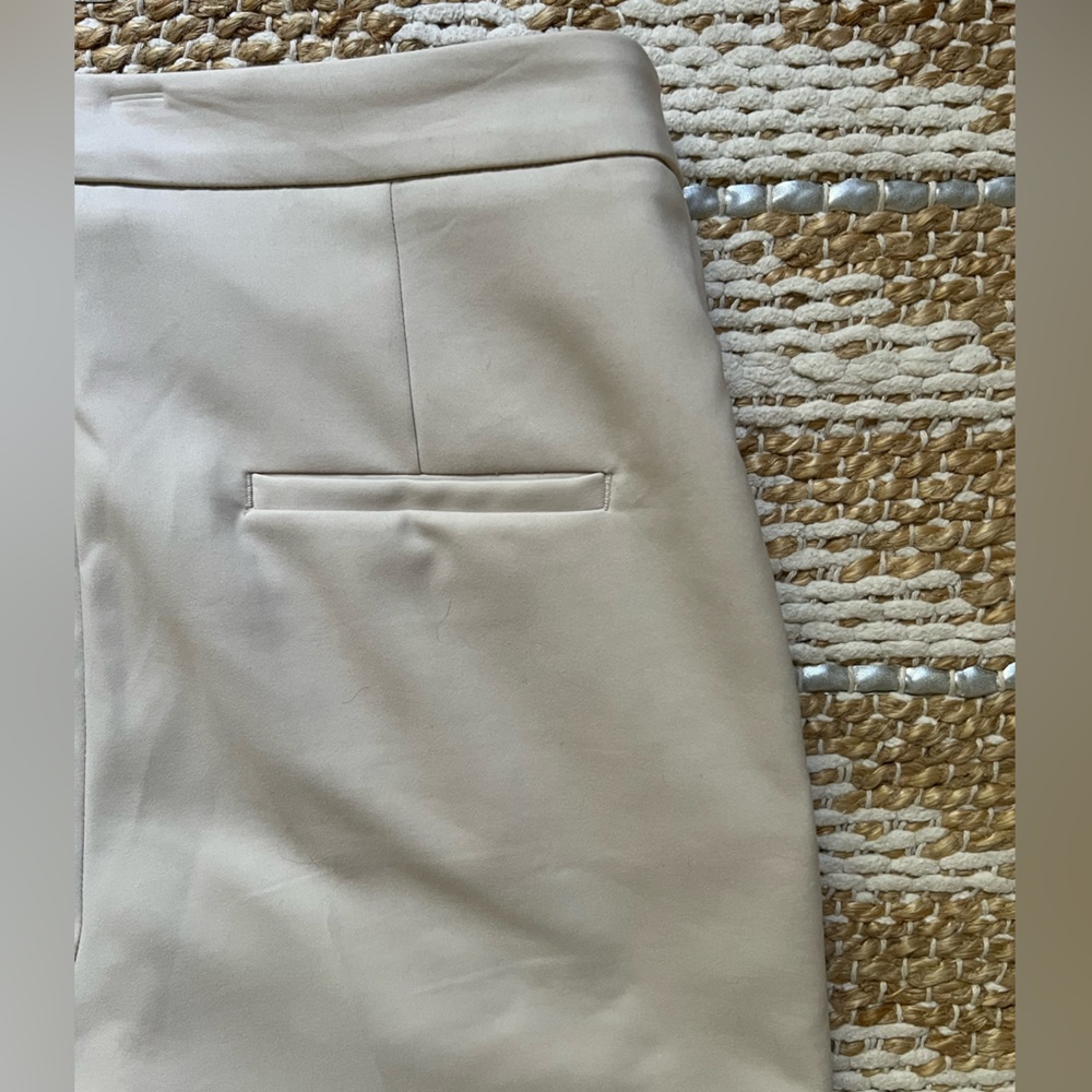 H&M cropped pants. Beige. Size 6